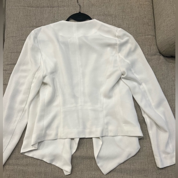 White flowy blazer for sale! - Picture 2 of 2
